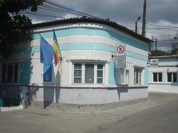Agent de la penitenciar, condamnat pentru trafic de influenţă